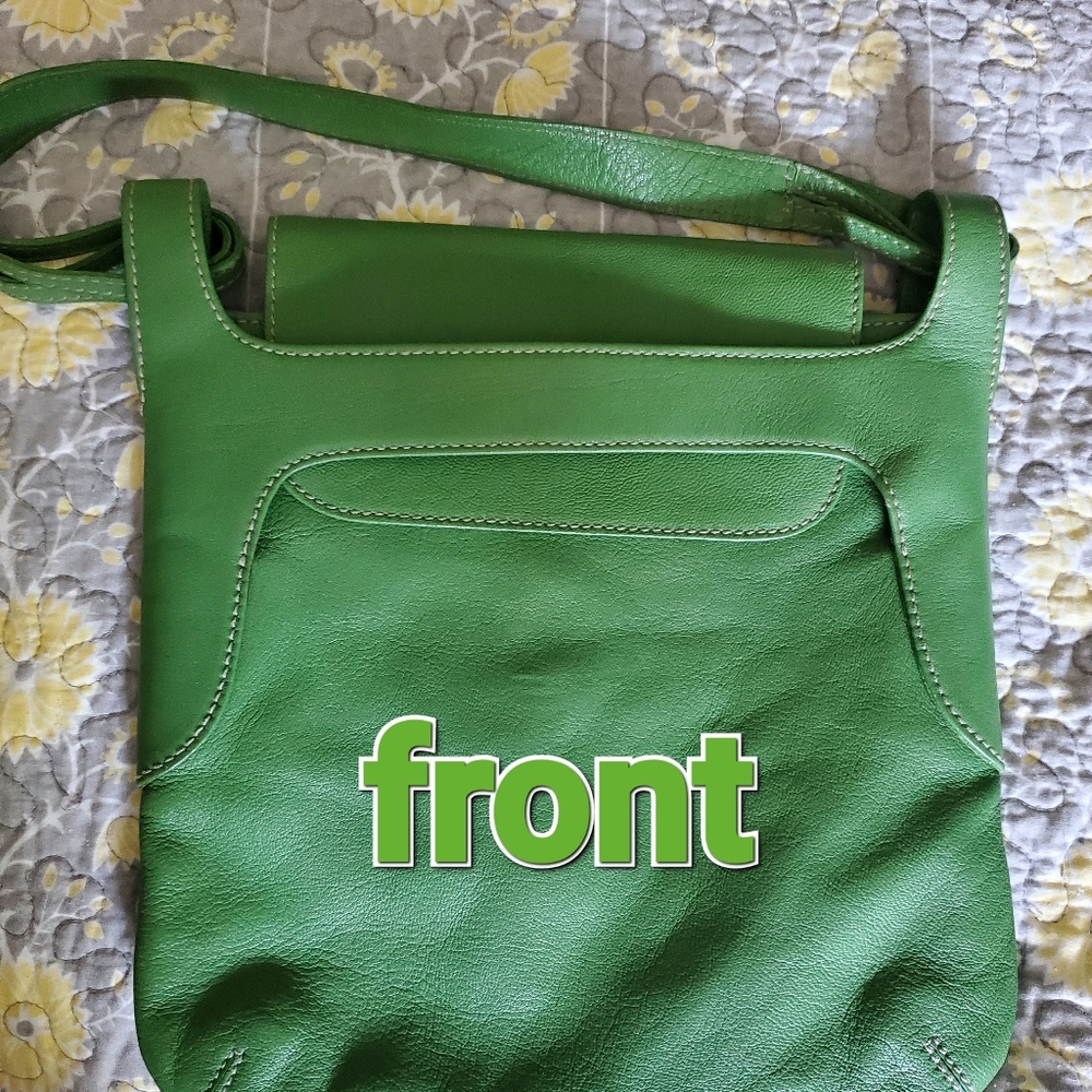 Italian leather, beautiful 💚 shoulder bag 'Barney's of New York'